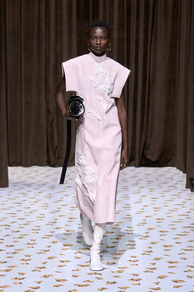 Look 32